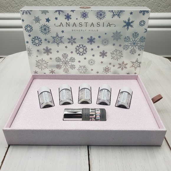 New Anastasia Beverly Hills loose glitter set